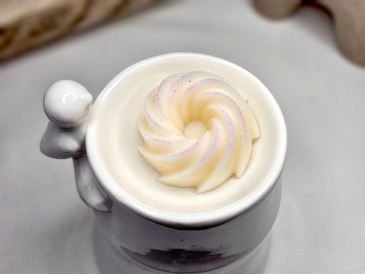 Notes olfactives du fondant parfumé Amor Mio – accord fruité-floral sucré, parfum féminin artisanal inspiré des grands classiques