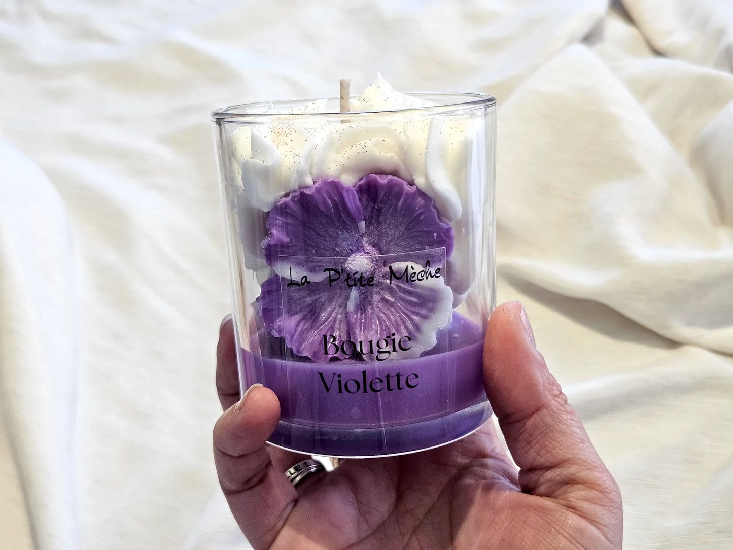Grande bougie artisanale de luxe parfumée à la Violette, colorants certifiés Bekro.
