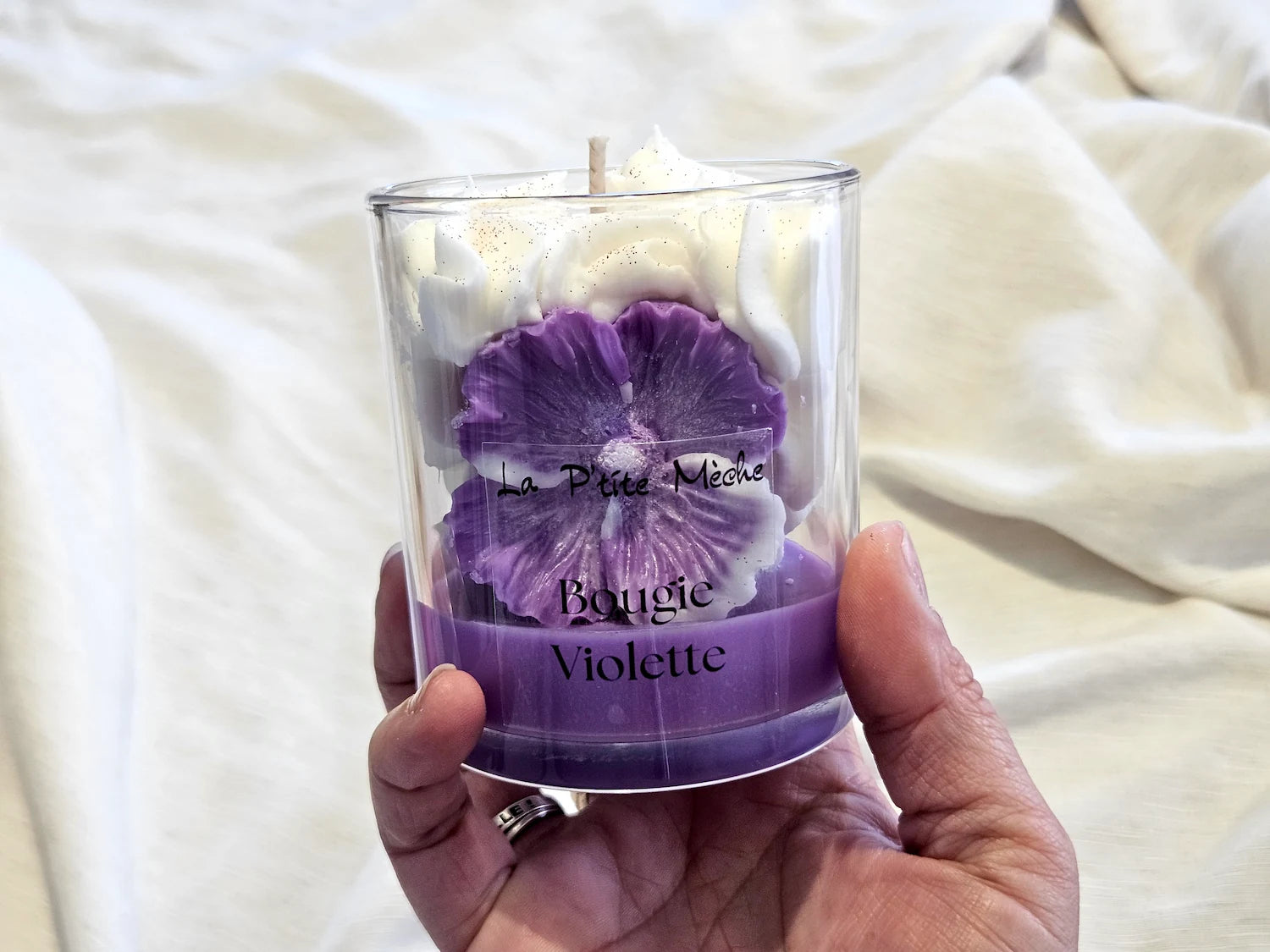 Grande bougie artisanale de luxe parfumée à la Violette, colorants certifiés Bekro.