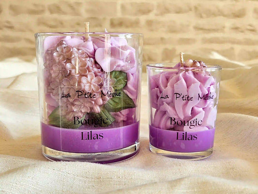 Duo de bougies artisanales au Lilas, base violette et chantilly mauve en cire de soja.