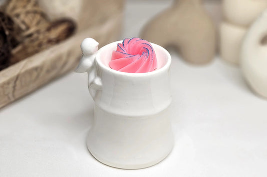 Fondant parfumé Barbe à Papa en spirale, vu en perspective – senteur sucrée et artisanale, ambiance cocooning et joyeuse
