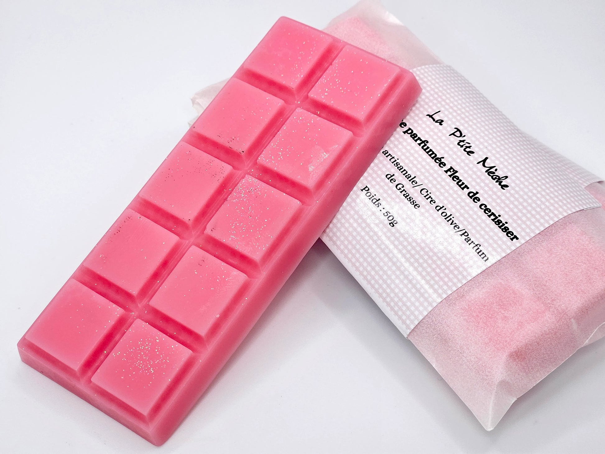 Fondant parfumé snapbar artisanal à la fleur de cerisier, couleur rose avec paillettes